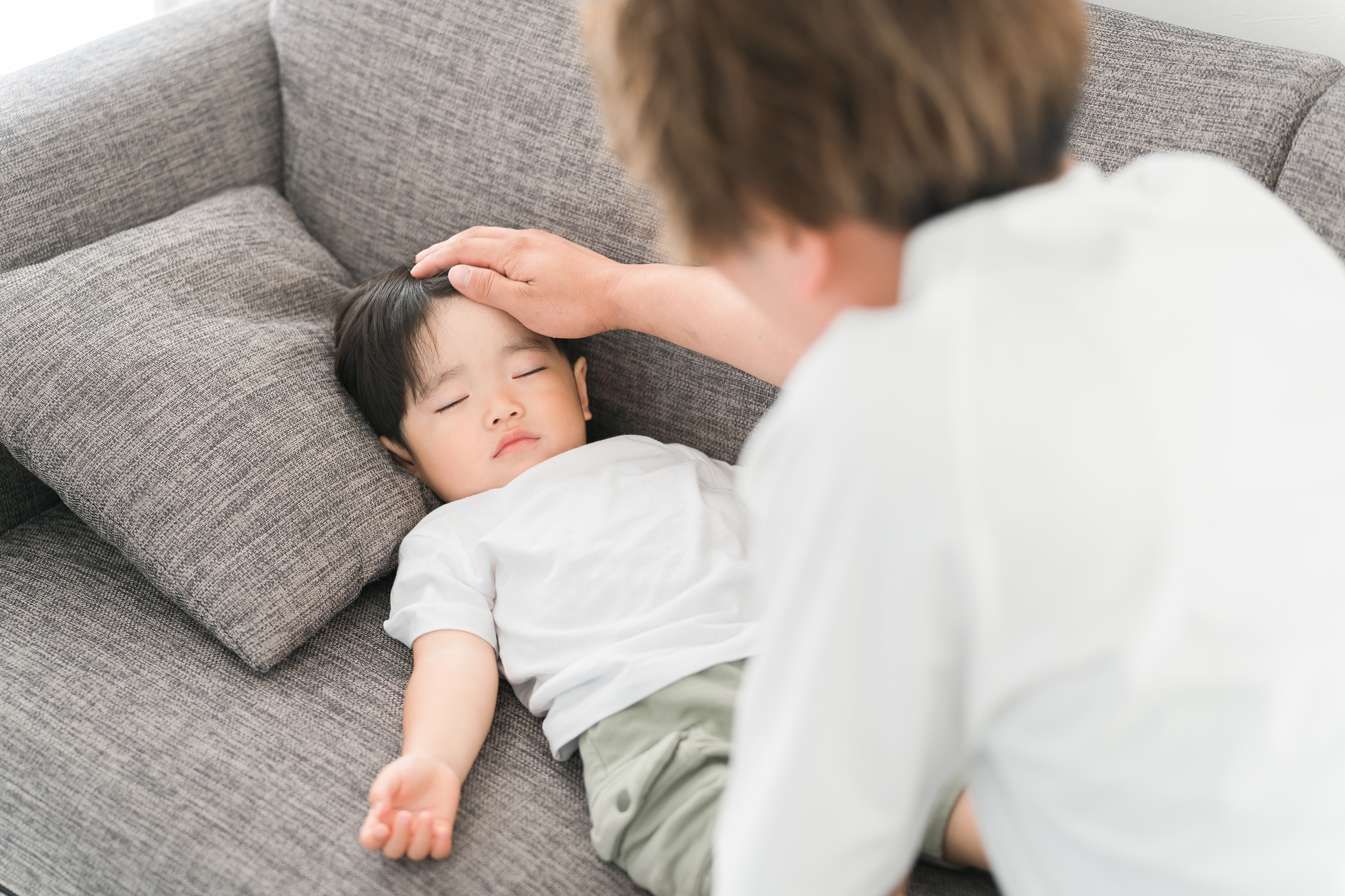 【クイズ】熱性けいれんに対するジアゼパム坐剤とアセトアミノフェン坐剤併用時の注意として、次の文章は正しい？誤り？